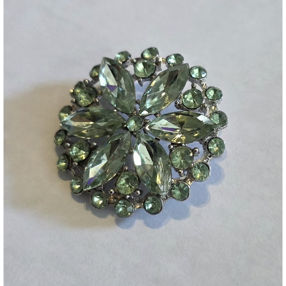 Vtg Round Brooch Light Green Stones Floral Pattern Silver-toned Setting Retro